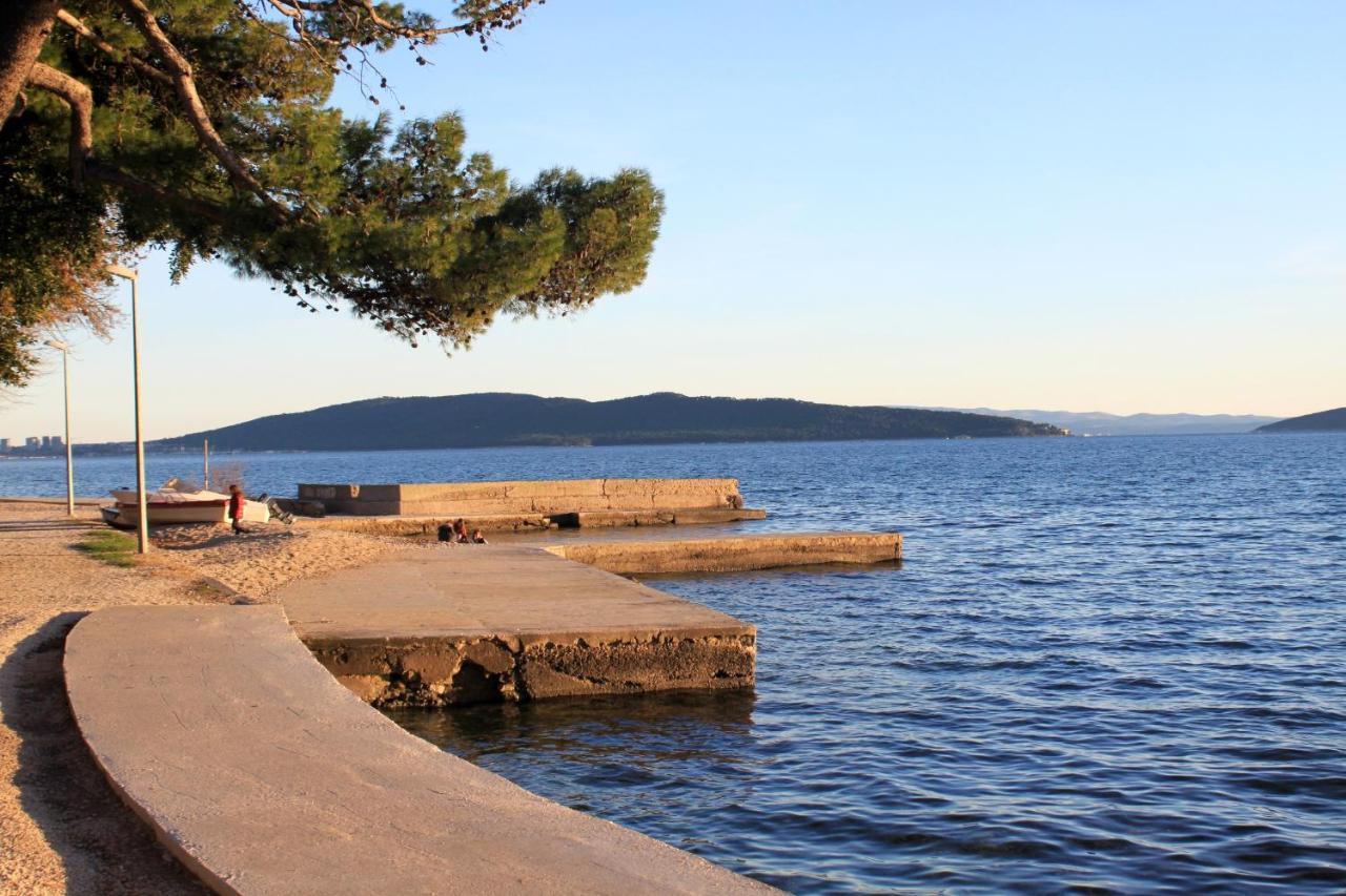 Apartments With A Parking Space Kastel Luksic, Kastela - 13734 Exterior photo